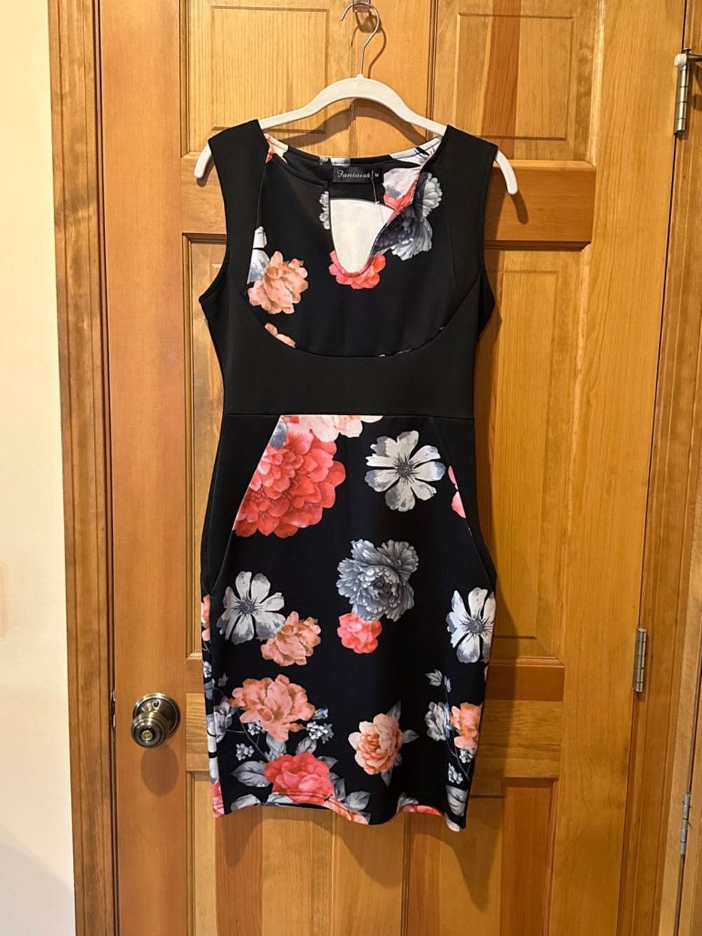 Ambrielle Fantoist Floral Bodycon Dress M Black Pink Sleeveless Sheath Stretch
